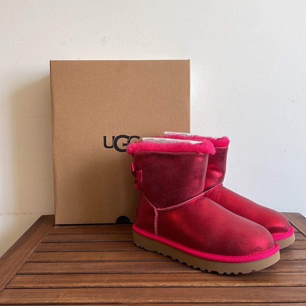 UGG Mini Bailey Bow Glisten Boots Radish USA Women size 6/UK 4/EU 37